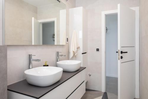 Luxury Apartment Sea