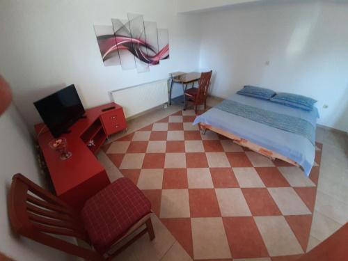 Spacious Apartment With Terrace Near The Beach