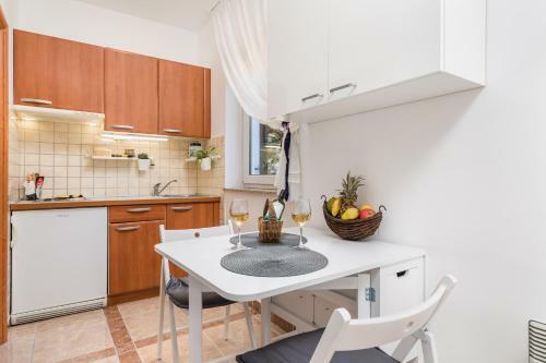 Blue Magic Studio Apartment With A Pool