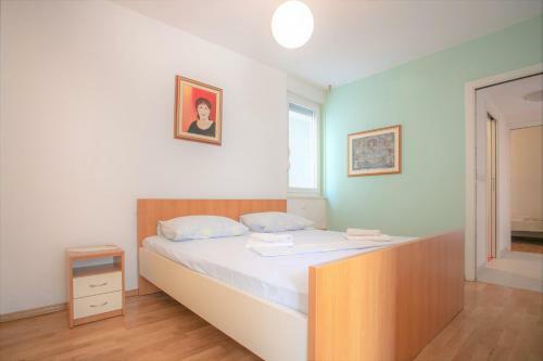 Ap Glorija - 2 Bedroom Apartment In Omis