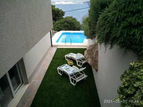 Private Pool And Sea View Apartment