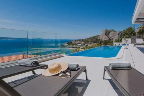 Luxurious Villa Ada; Hot Tub, Sauna, Gym, Pool