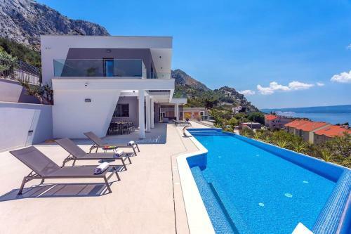 Luxurious Villa Ada; Hot Tub, Sauna, Gym, Pool