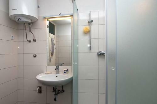 Sara Apartment Punta Omis Near Sandy Beach