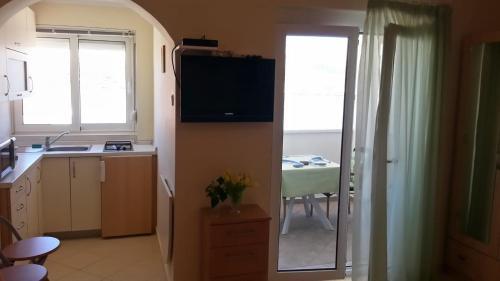 Apartments By The Sea Pag - 17147