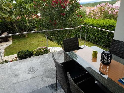 Villa Jeka - Apartmani Bari?i?, Malinska