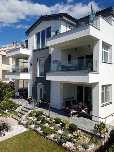 Villa Jeka - Apartmani Bari?i?, Malinska