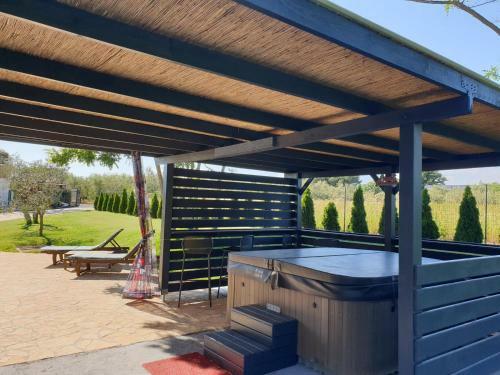 Beach House Ive With Sea View In Olive Grove