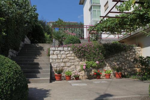 Apartments With Wifi Novi Vinodolski - 5583