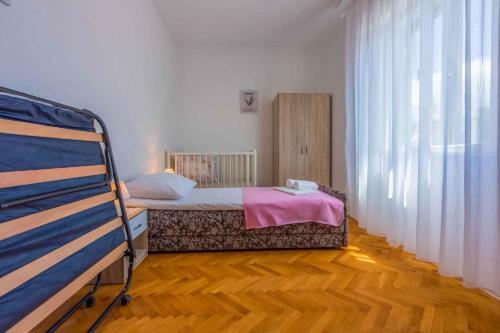Apartment In Novi Vinodolski 39111