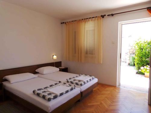 Apartments In Novi Vinodolski 38122