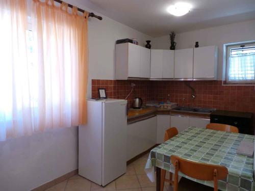 Apartments In Novi Vinodolski 38122