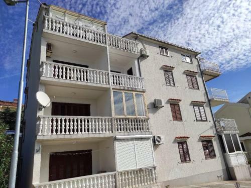 Novi Br Apartment