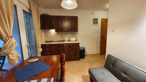 Sea Side Apartments 4*