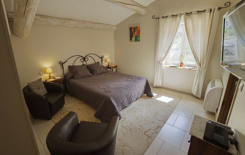 Bed & Breakfast Entre Vigne Et Garrigue