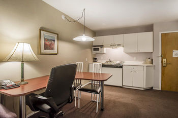 Hotel Syracuse Inn And Suites