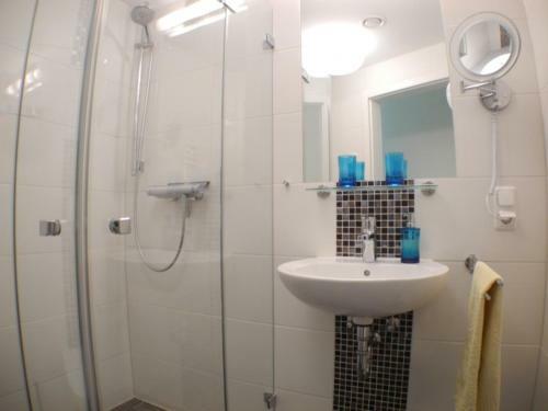 Apartamento Strandvilla Baabe 18 - Strandgefl�ster