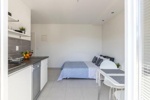 Apartment Anna - 20 M From The Sea