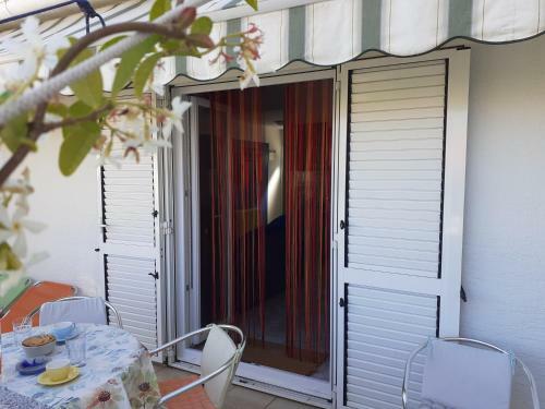 Ervin Cosy 2 Bedrooms Apartment 4 Pax