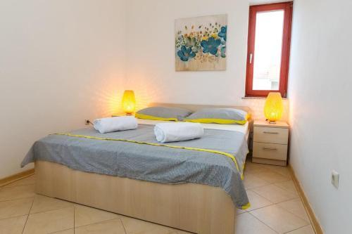 Apartments With A Parking Space Novalja, Pag - 17110
