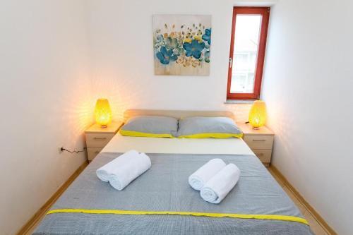 Apartments With A Parking Space Novalja, Pag - 17110