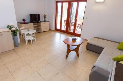 Apartments With A Parking Space Novalja, Pag - 17110
