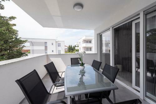 Apartamento Villa Star 4 A Centrally Located Ap. With A Pool