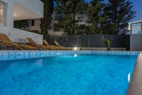Apartamento Villa Star 4 A Centrally Located Ap. With A Pool