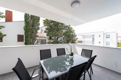 Apartamento Villa Star 4 A Centrally Located Ap. With A Pool