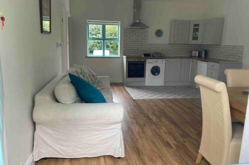 Lovely 2 Bedroom Cottage Base Of Comeraghmountains