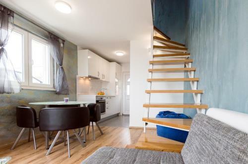 Boutique Wind Rose Apartment By The Beach