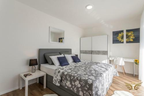 Brand New And Unique Villa Tomi
