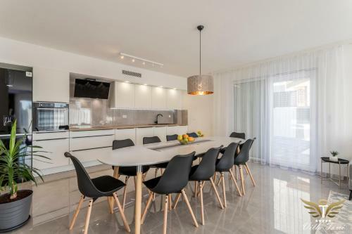 Brand New And Unique Villa Tomi