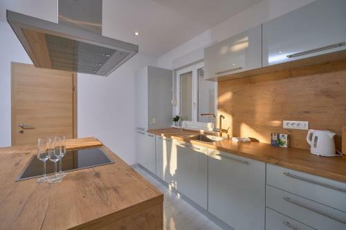 Apartamento M Entire Floor In A Spacious House With Pool