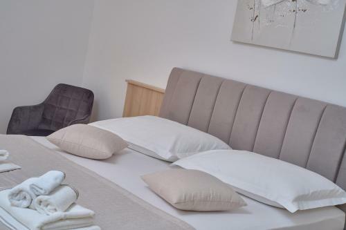 Apartamento M Entire Floor In A Spacious House With Pool