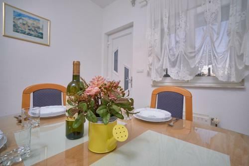 Apartamento M Entire Floor In A Spacious House With Pool