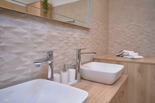 Apartamento M Entire Floor In A Spacious House With Pool