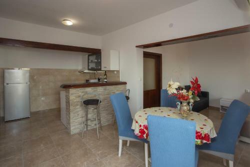 Villa Nives Holiday Apartment Rentals