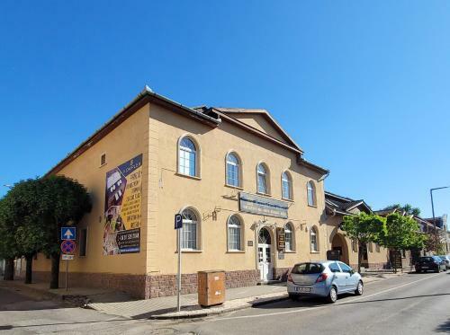 Bed & Breakfast Komplex -rendezv�nytermek-panzi�-apartman-irod�k-