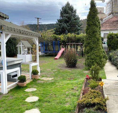 V�r�rok Vend�gh�z - Miskolc