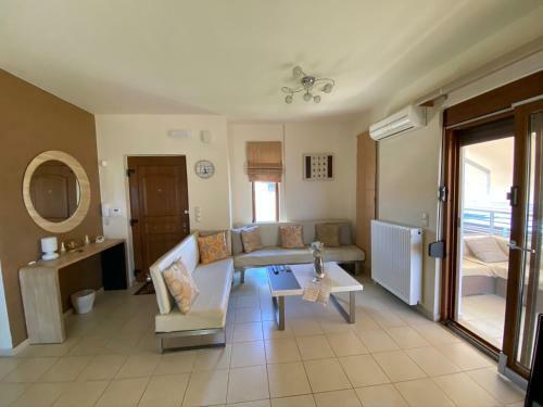 Sunny Villa By The Beach Gournes