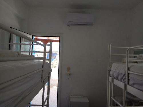 Hostal Grandma Vasiliki Rooms To Let