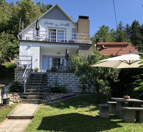 Apartamento Dombay House
