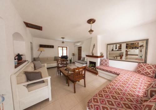 Santa Cruz Country Cottage