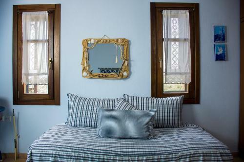 Rustic, Luxurious,garden Villa 70m From The Sea