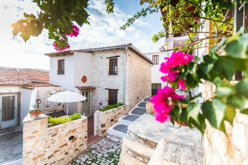 Restored 1902 Stone House With Superb Sea View