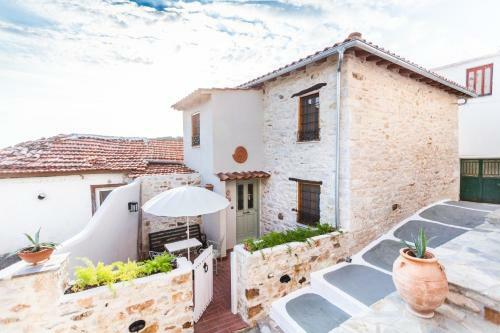 Restored 1902 Stone House With Superb Sea View