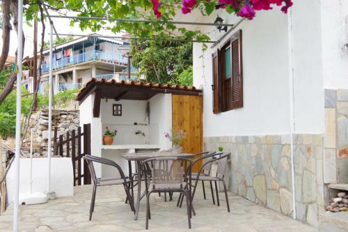 Cozy Traditional House In Thassos, Kallirachi