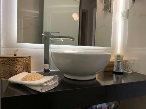 Blue Elegance City Center Heraklion Apartment