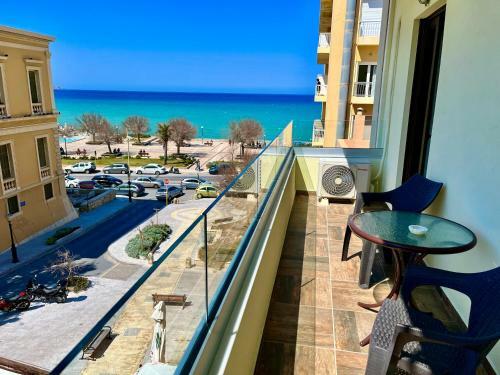 Blue Elegance City Center Heraklion Apartment